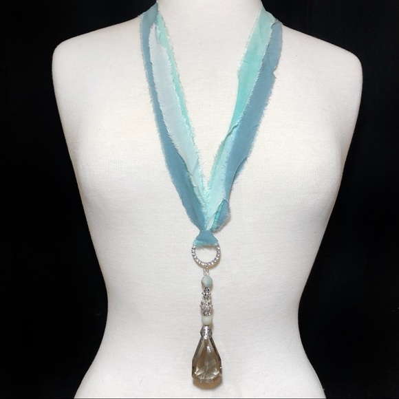 🔴 CLEARANCE Long Blue Ribbon Glass Jeweled Pendant Necklace - Picture 2 of 4